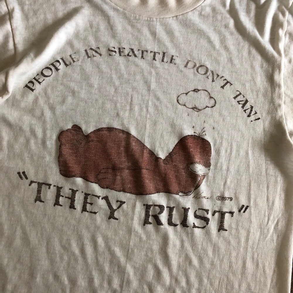 Vintage β¨ T-Shirt - Picture 3 of 7